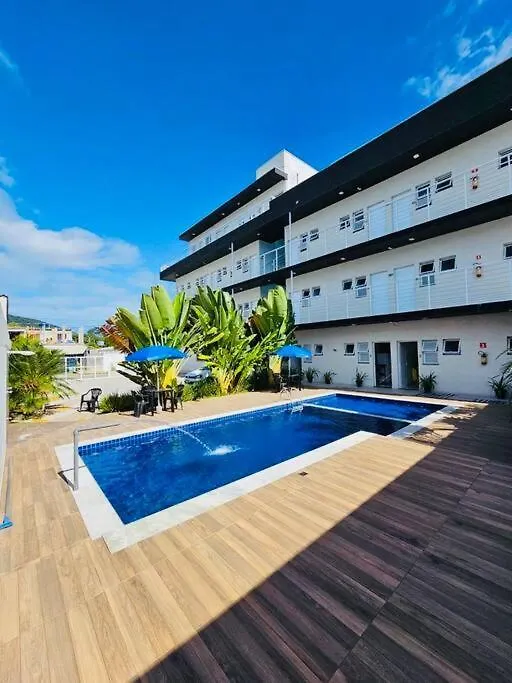 Loft 16 e 05 - Maranduba com piscina próximo a praia-1