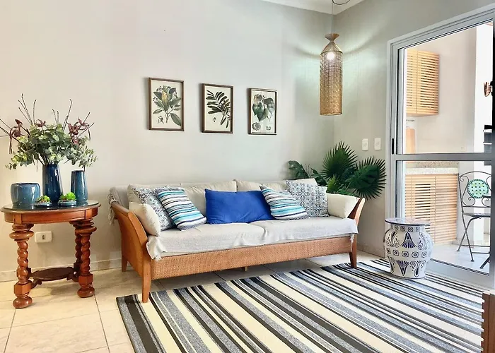 Lindo apartamento 2 quartos 200m da praia c/ AC