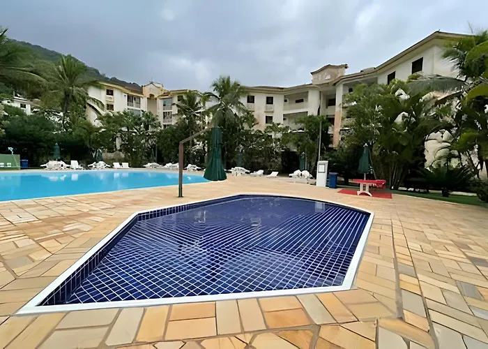 Resort Wembley Tenis 250m da Praia das Toninhas